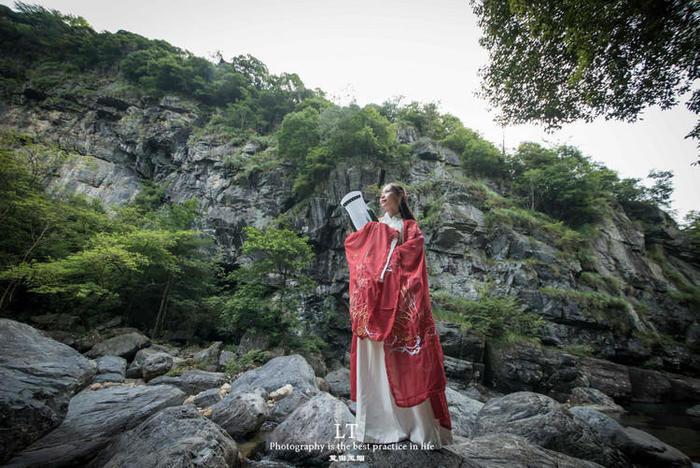 【社论】勇立潮头敢争先——热烈祝贺市六届人大三次会议、市政协六届三次会议胜利闭幕